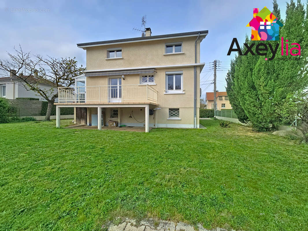 Maison à RIORGES