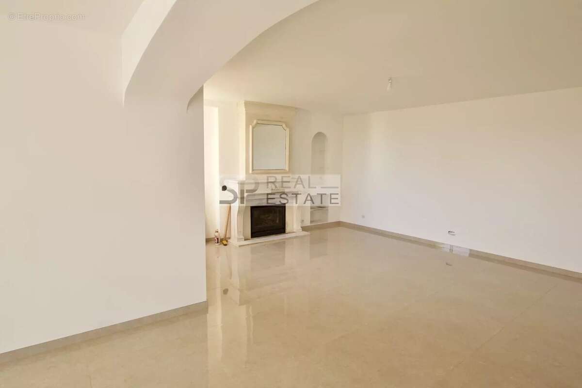 Maison à VALLAURIS