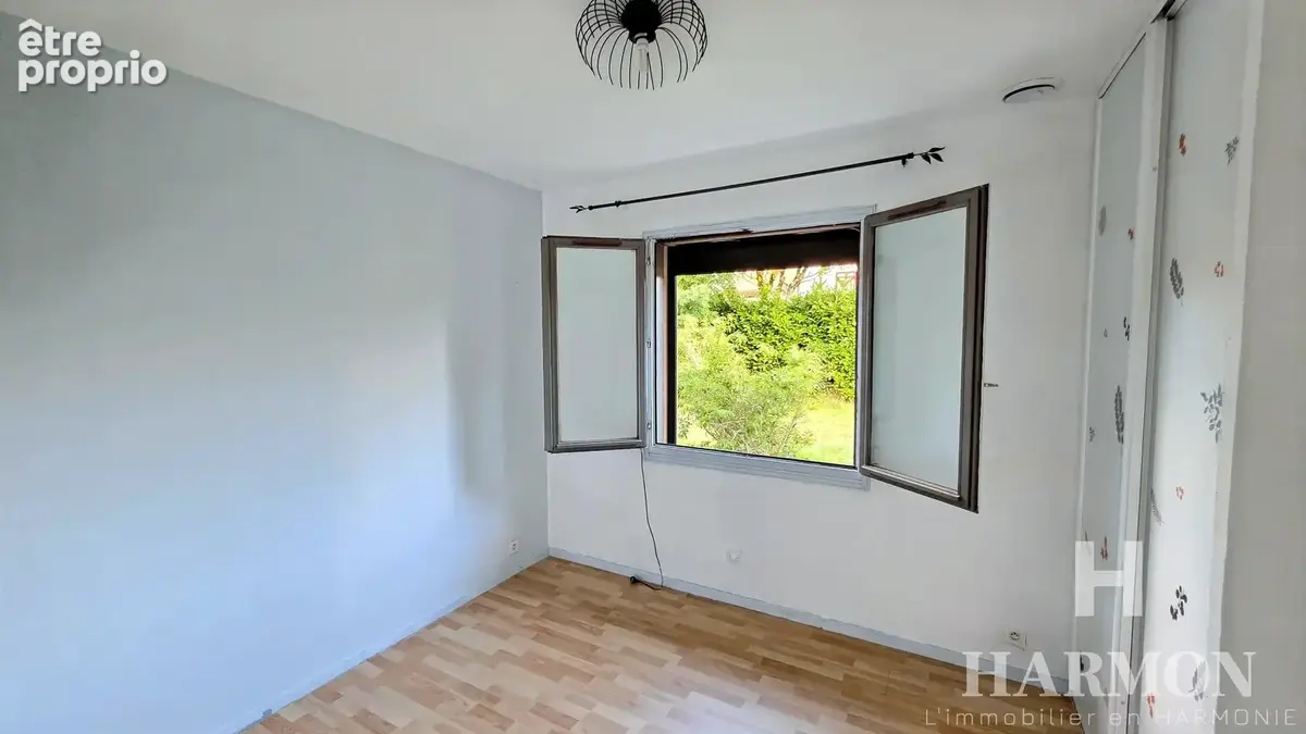Maison de plain-pied avec 4 chambres, en impasse, à Saint-Pierre-du-Mont - photo 6