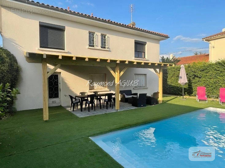 Maison à PINEUILH