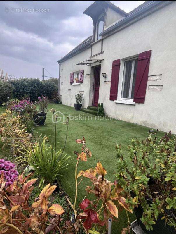 Maison à SAINT-PIERRE-LES-NEMOURS