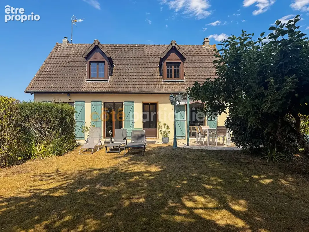 Maison à CONDE-SUR-VIRE