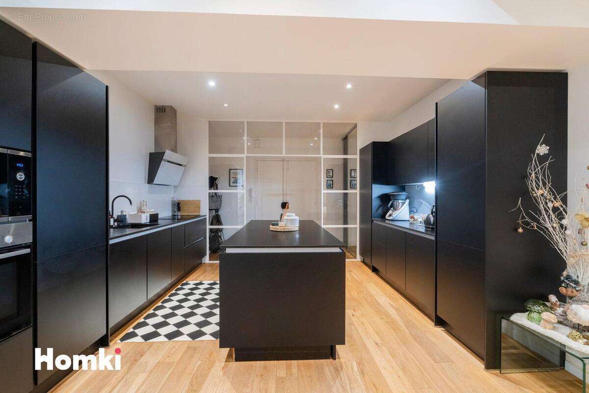 Appartement à MARSEILLE-7E