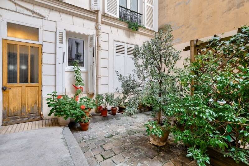 Appartement à PARIS-10E