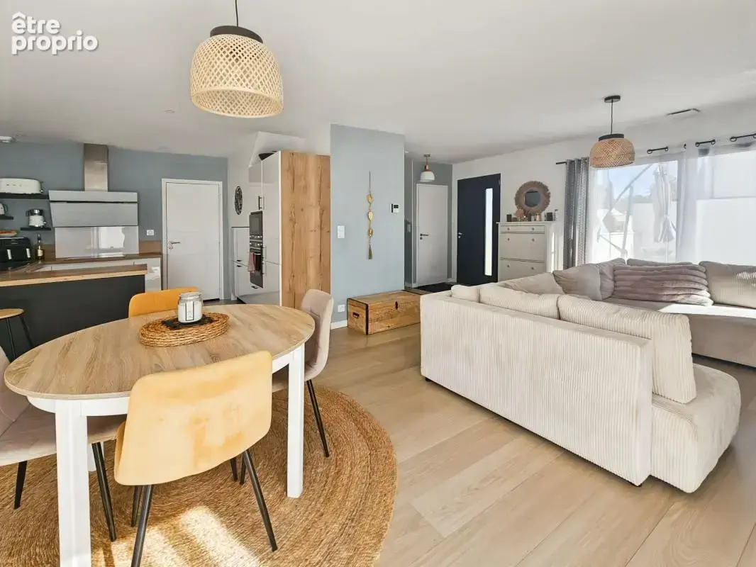 À Vendre à Blauzac - Maison 80 m² T4 avec piscine - photo 4
