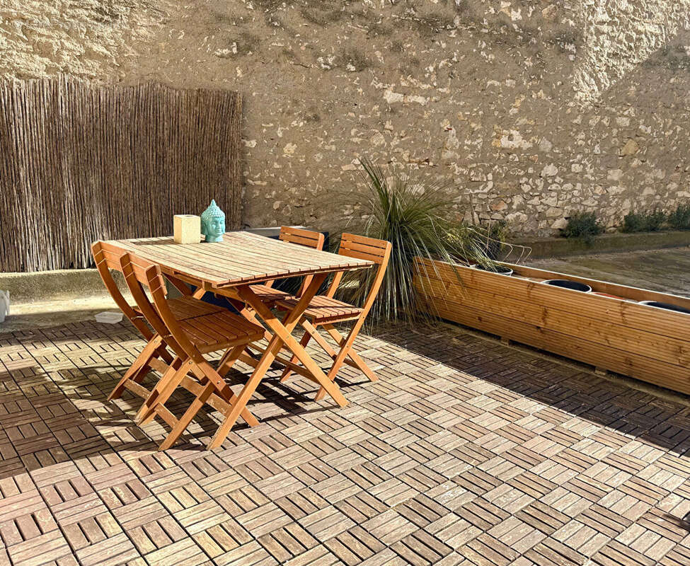 Appartement - proche arènes de nîmes - exterieur - parking - photo 7