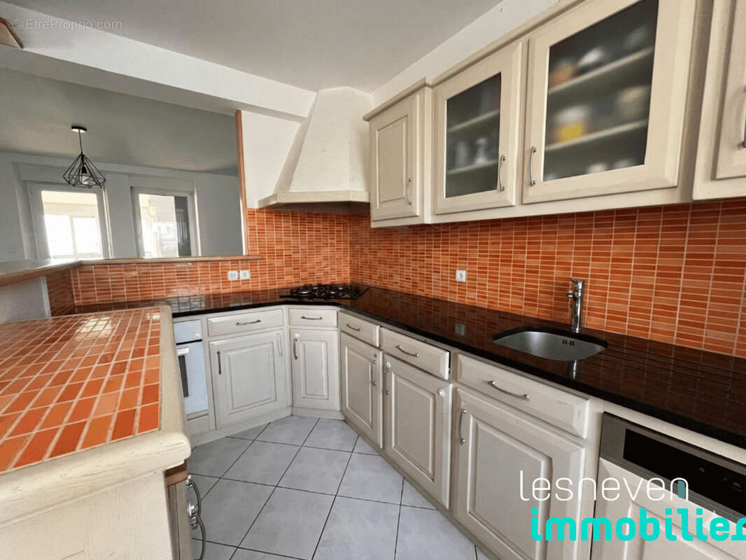 Appartement à PLOUVIEN