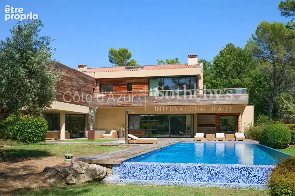 Terre Blanche, villa de plus de 500 m² avec cinq suites sur un parc de 9 585 m² - photo 15