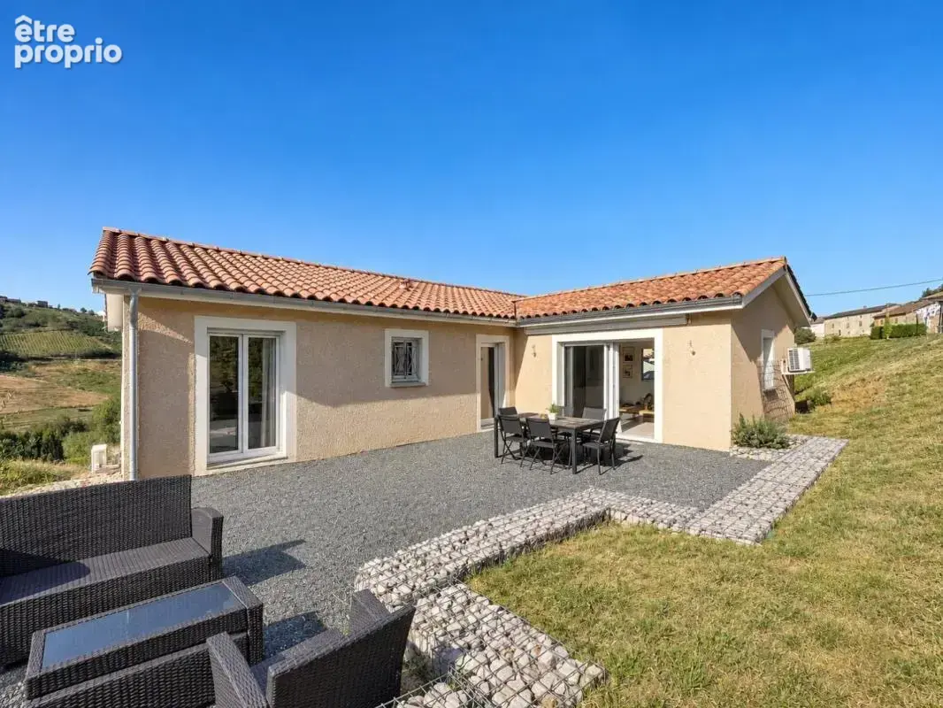 Maison de 2015 avec vue degagee sur le beaujolais - photo 2