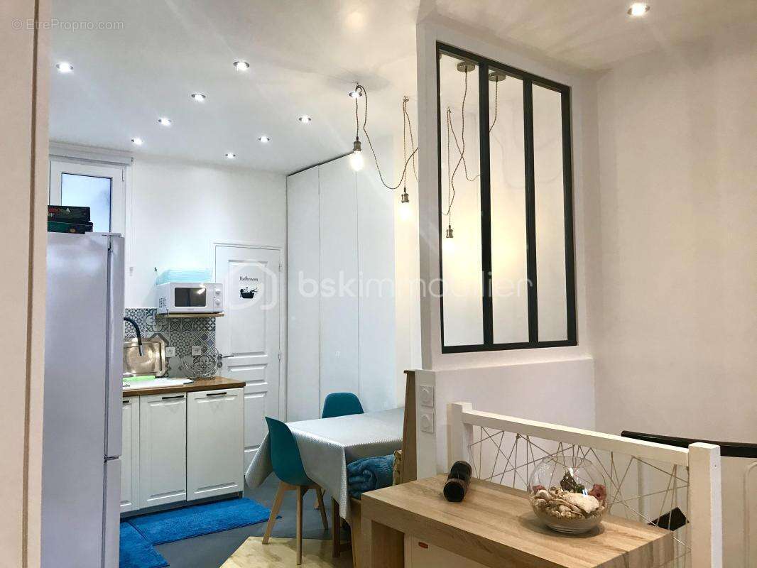 Appartement à PARIS-17E