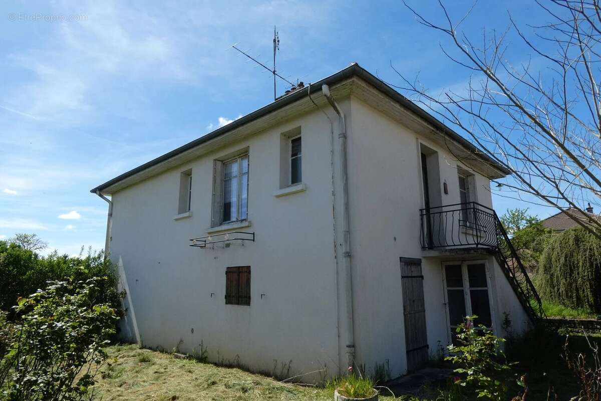 Maison à ETANG-SUR-ARROUX