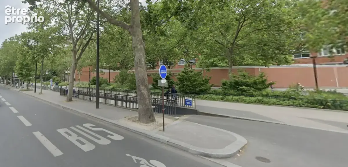 Parking à PARIS-17E