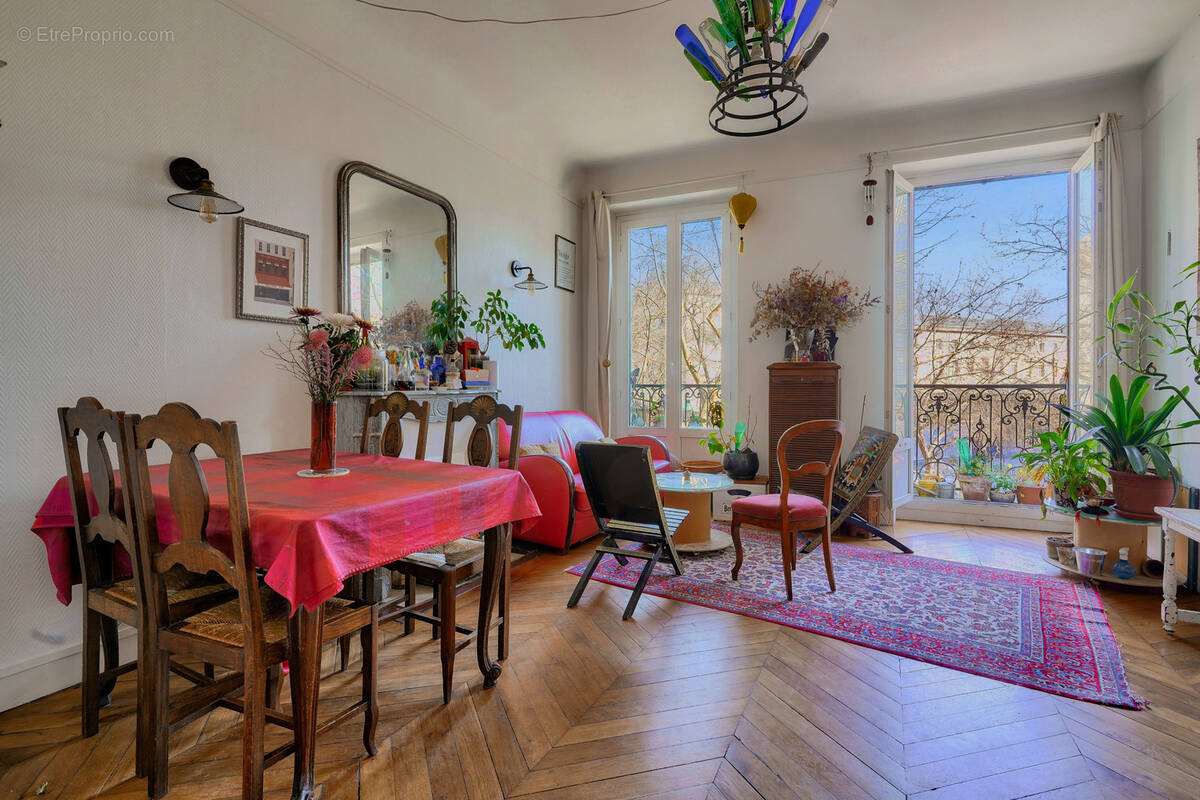 Appartement à PARIS-10E