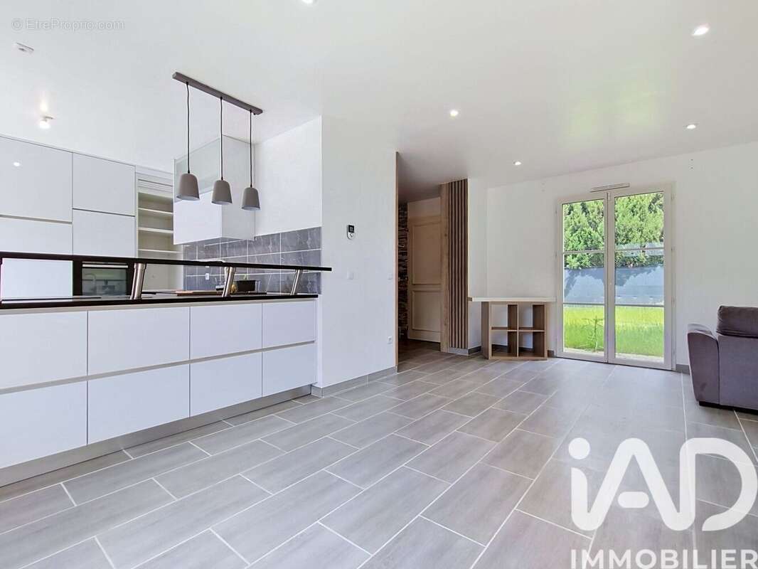 Maison 126 m² à Epiais-Les-Louvres  - photo 2