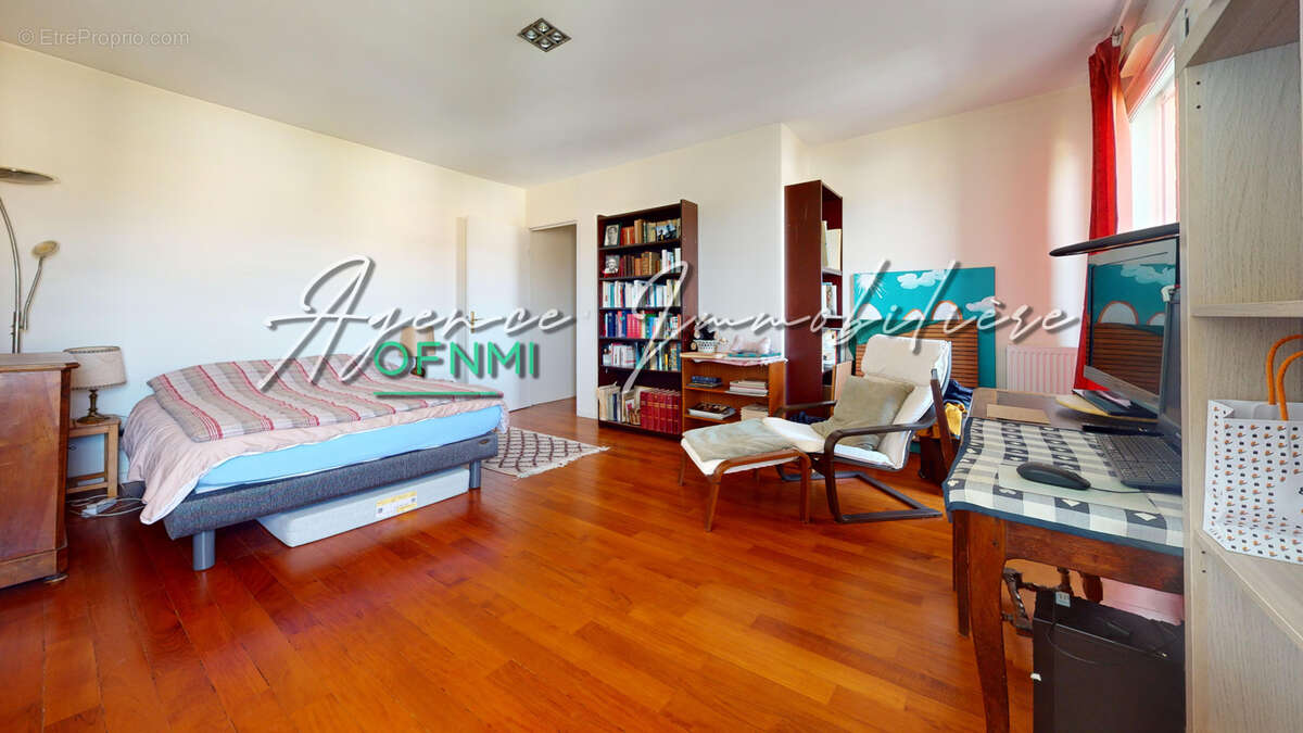 Appartement à CRAPONNE