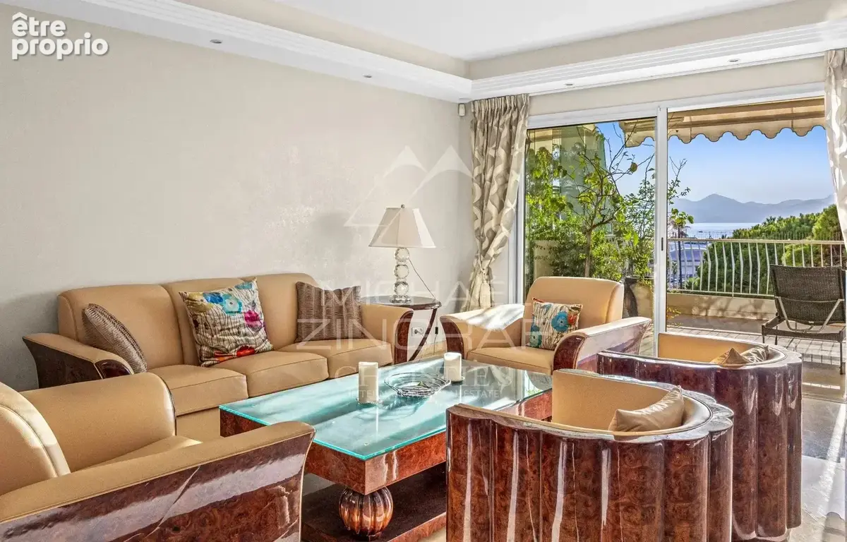 Cannes - Croisette - Prestigieux 4 pièces de 117m2 avec terrasses face à la mer - photo 6