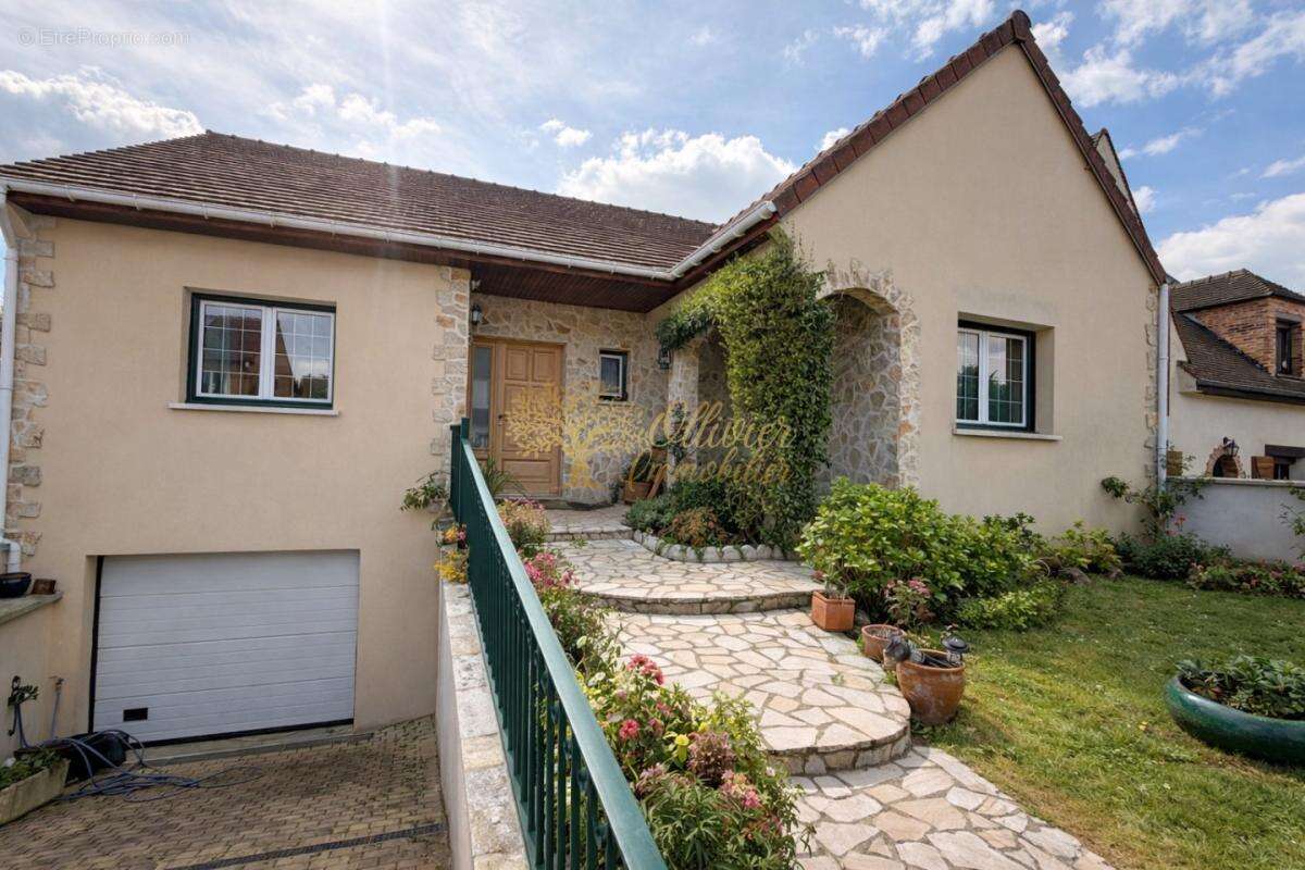 Maison à LA QUEUE-EN-BRIE