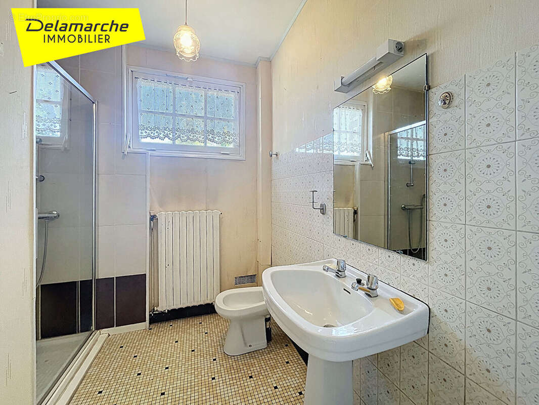 A vendre pavillon sur sous sol Hambye proche du bourg. - photo 4