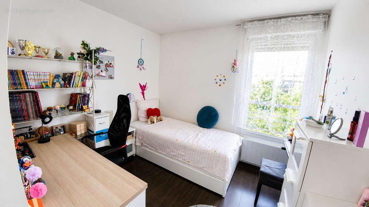 Bel appartement  de 4 pièces en centre ville avec balcon, box et cave - photo 13