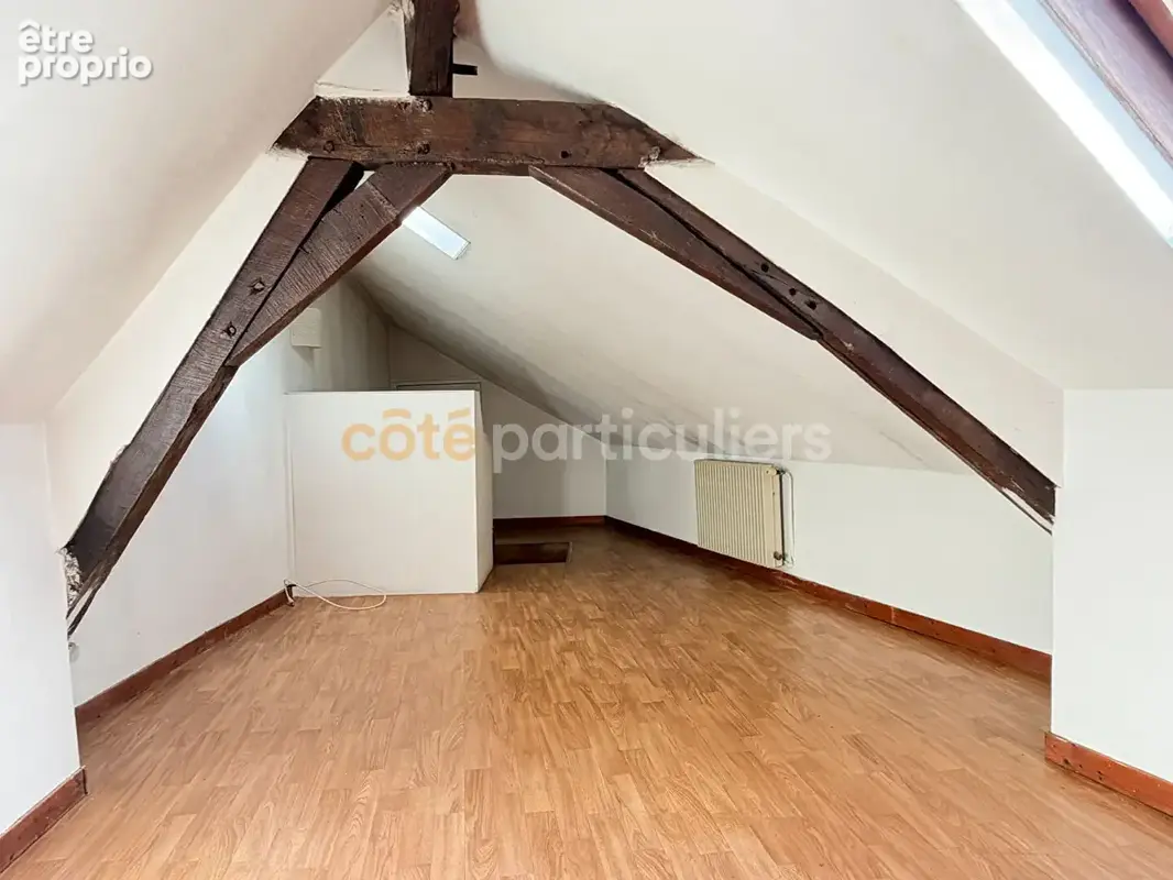 A VENDRE- LAVAL - Maison 2 Chambres - photo 8