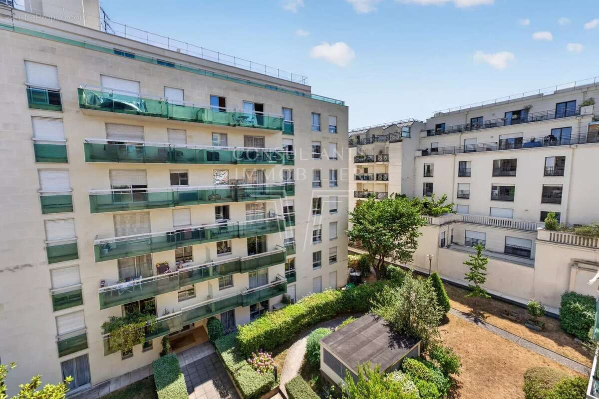 Appartement à LEVALLOIS-PERRET