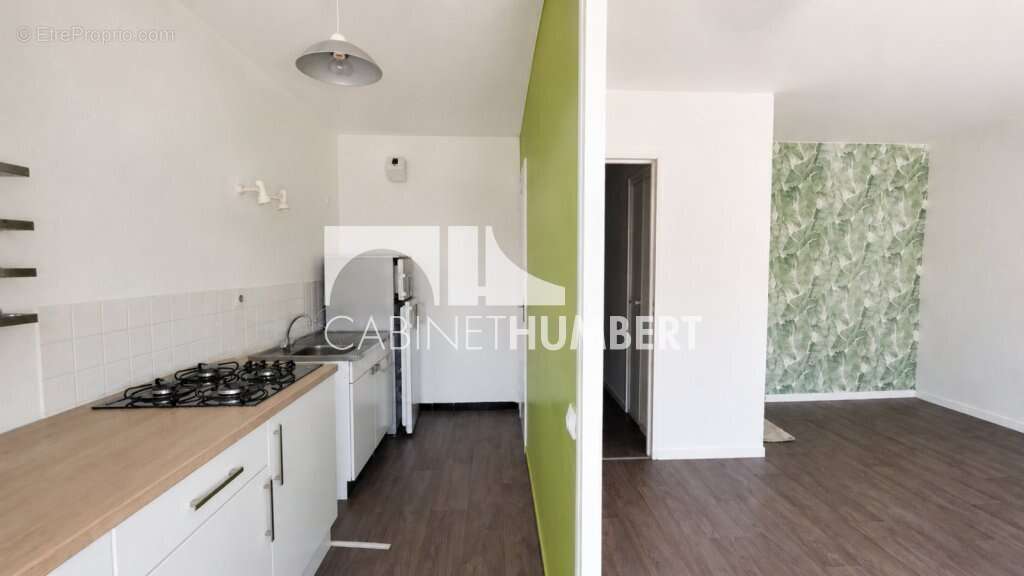 Appartement 31 m² à Saint-Etienne  - photo 3