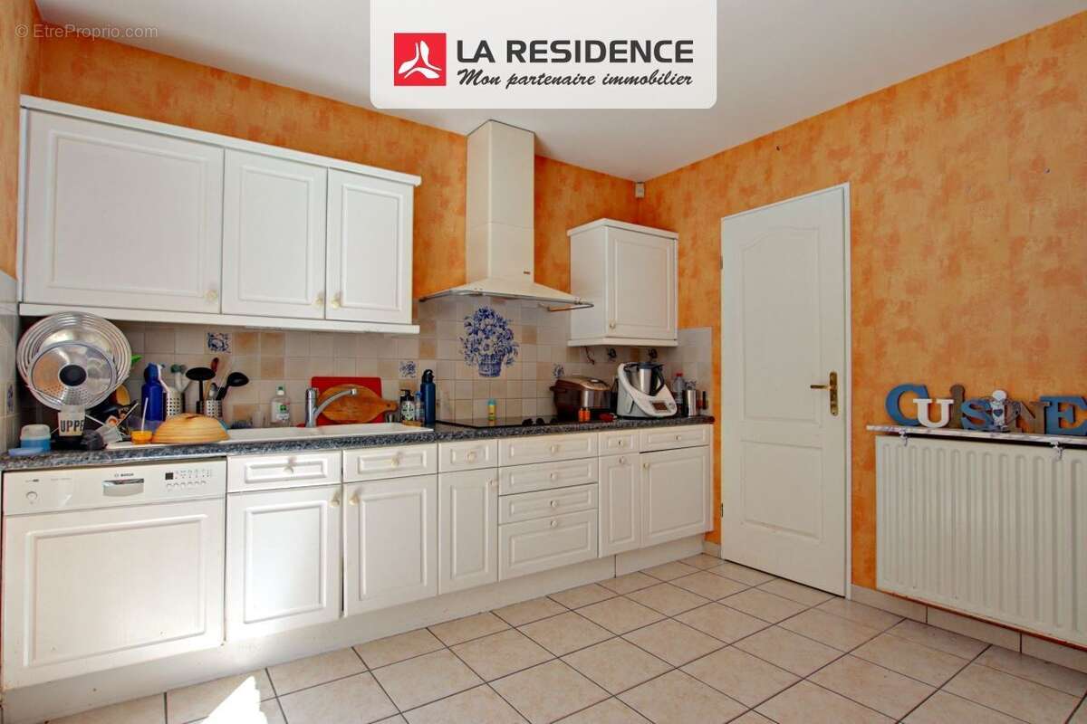 Maison à LE MESNIL-SAINT-DENIS