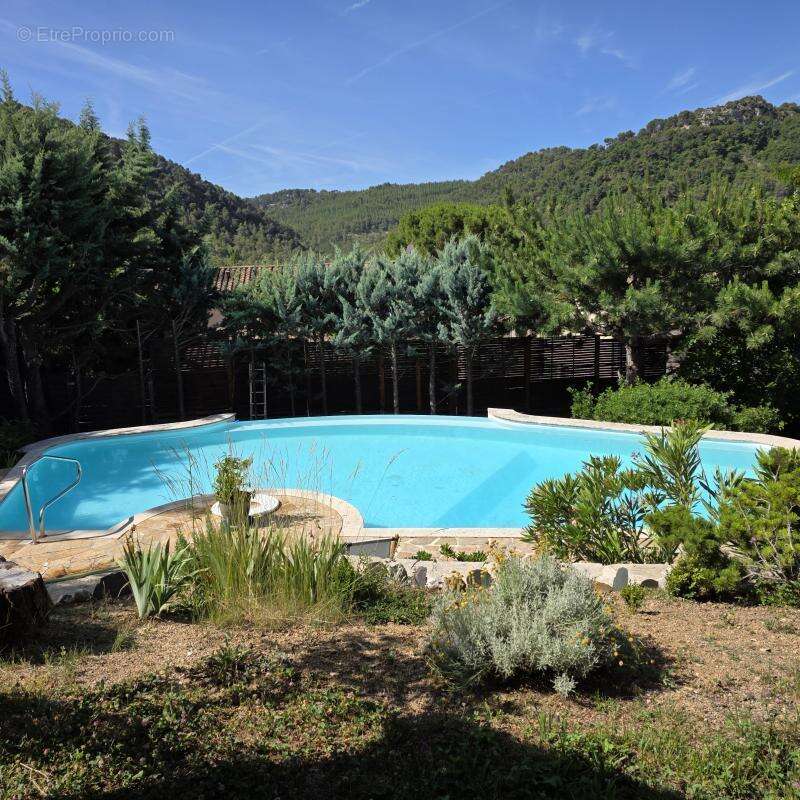 Splendide maison avec 2 logements et piscine - photo 2