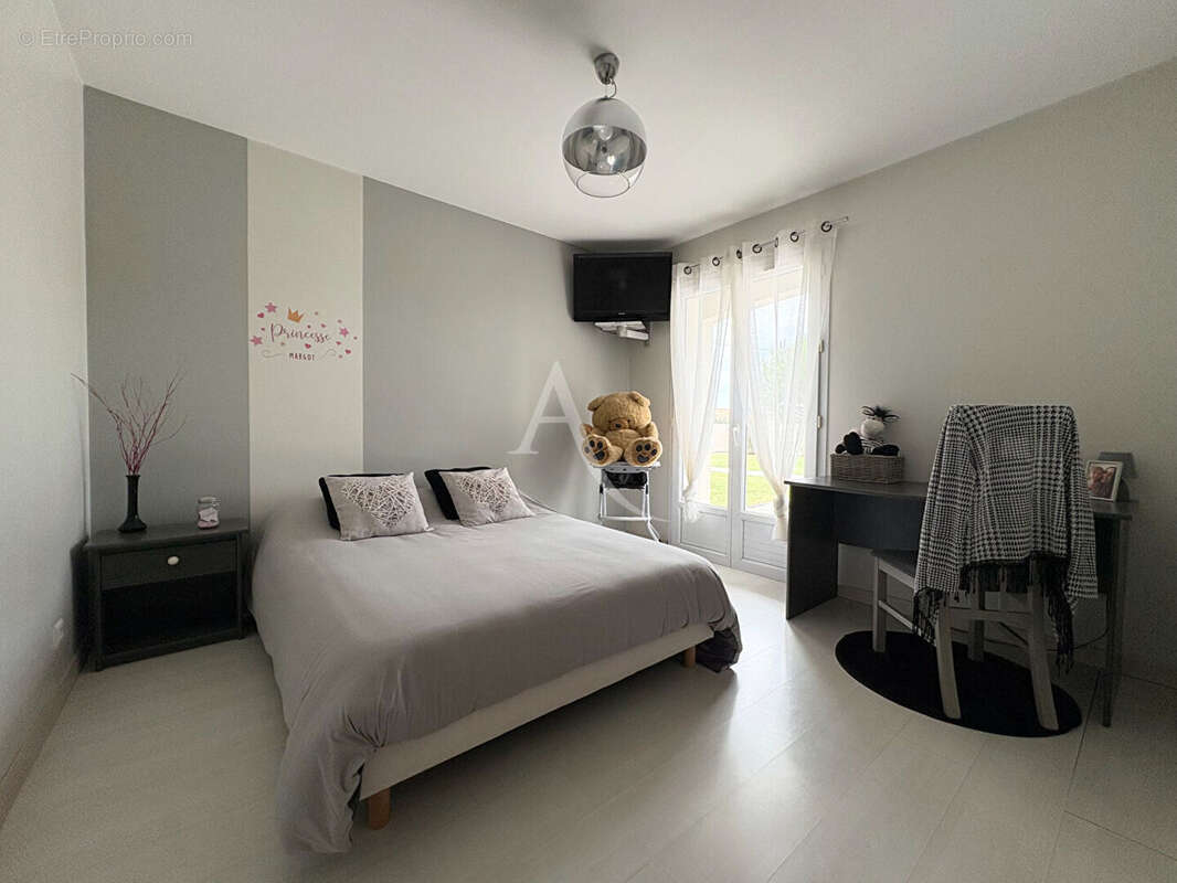 Maison à SAINTE-RADEGONDE-DES-NOYERS