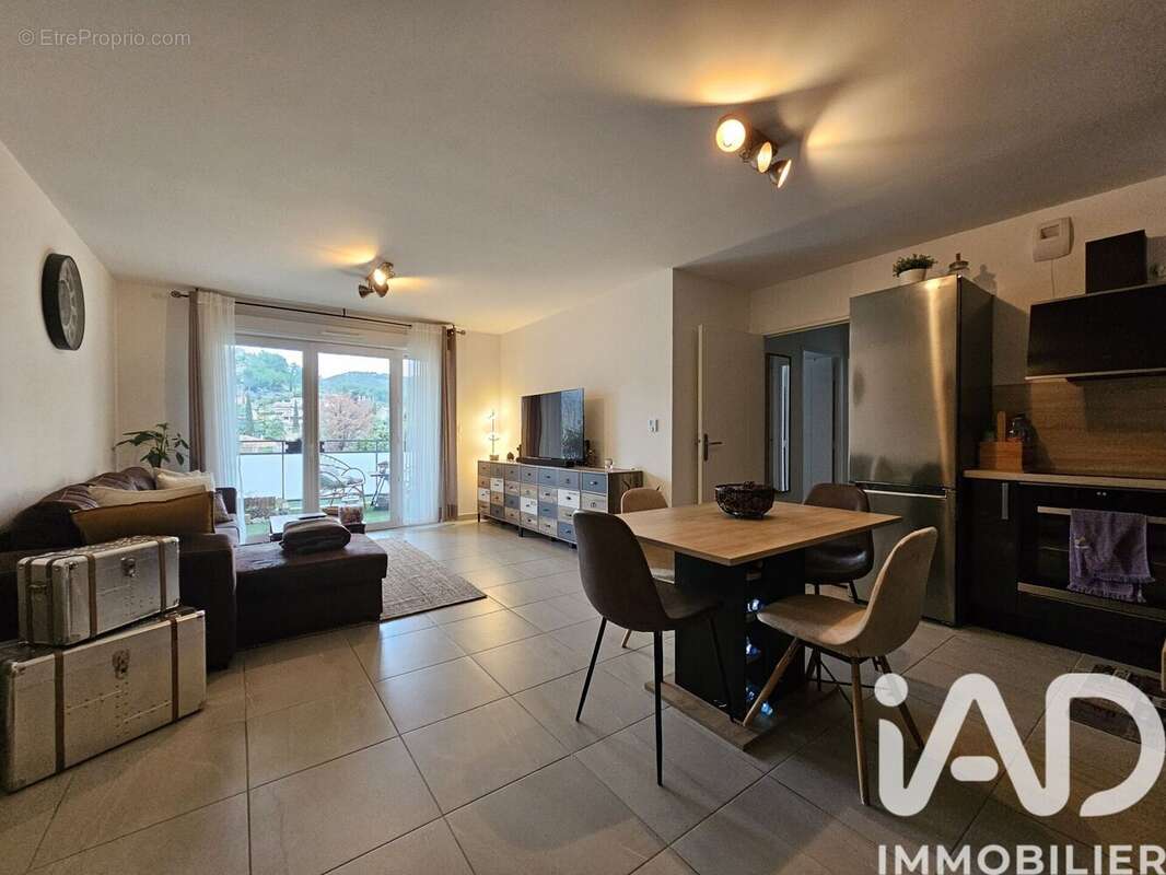 Photo 3 - Appartement à ROQUEVAIRE