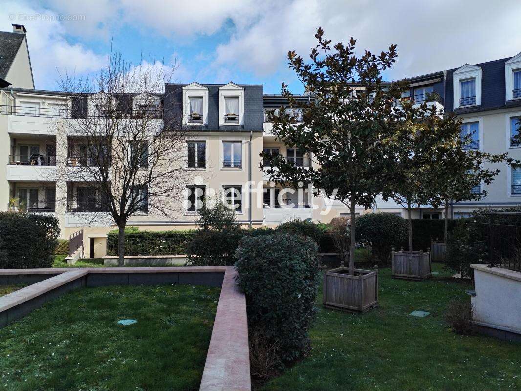 Appartement à SAINT-CYR-L'ECOLE