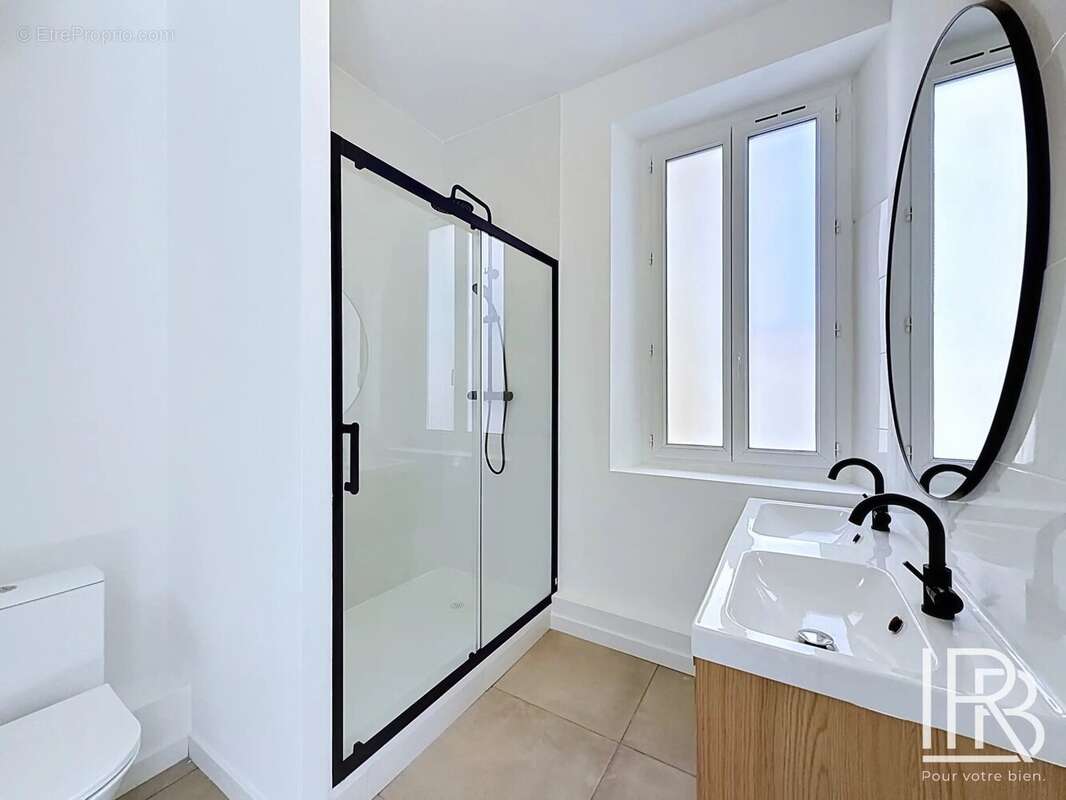 Appartement à MARSEILLE-7E