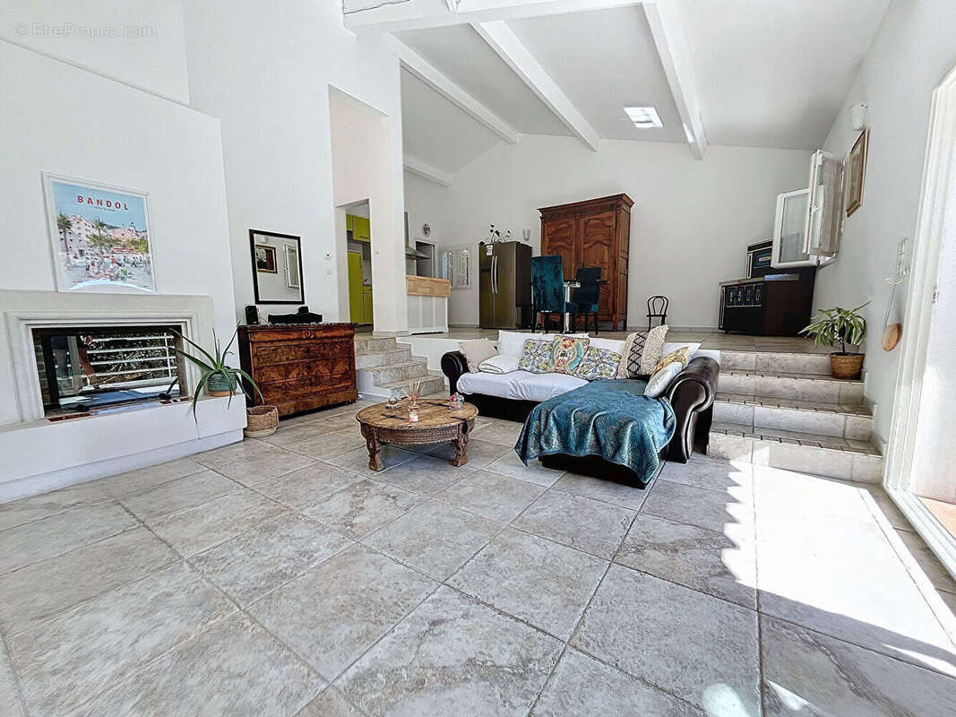 Maison 142 m² à Sanary-Sur-Mer  - photo 2