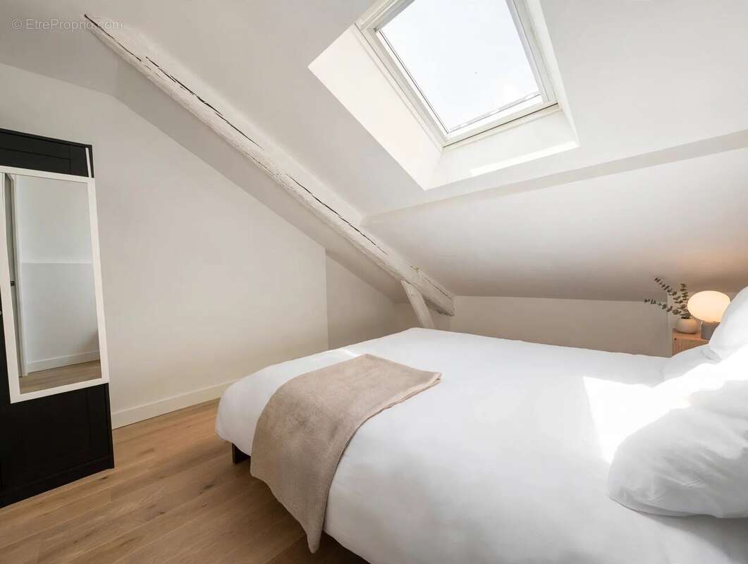 NICE CENTRE - Rue Assalit - 279 000 € HCV - Investissement double loyers - 7,31%brut - photo 2