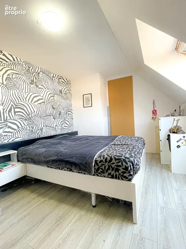 Calais Dpt(62) à vendre  Pavillon  individuel de 2014 ( 103m2 ), 3chambres , dressing , lingerie , terrasse , jardin , chalet - photo 9
