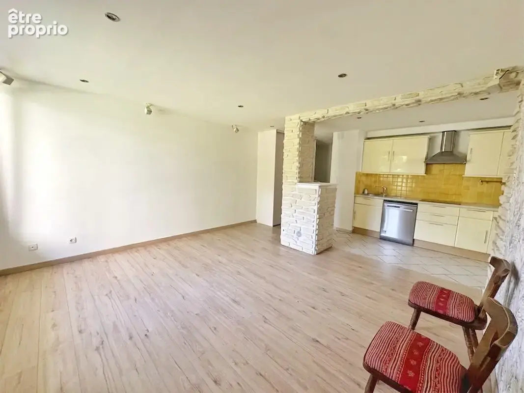 Francheville   T3 de 62 m2 avec balcon, loggia, climatisation et stationnement facile - photo 7