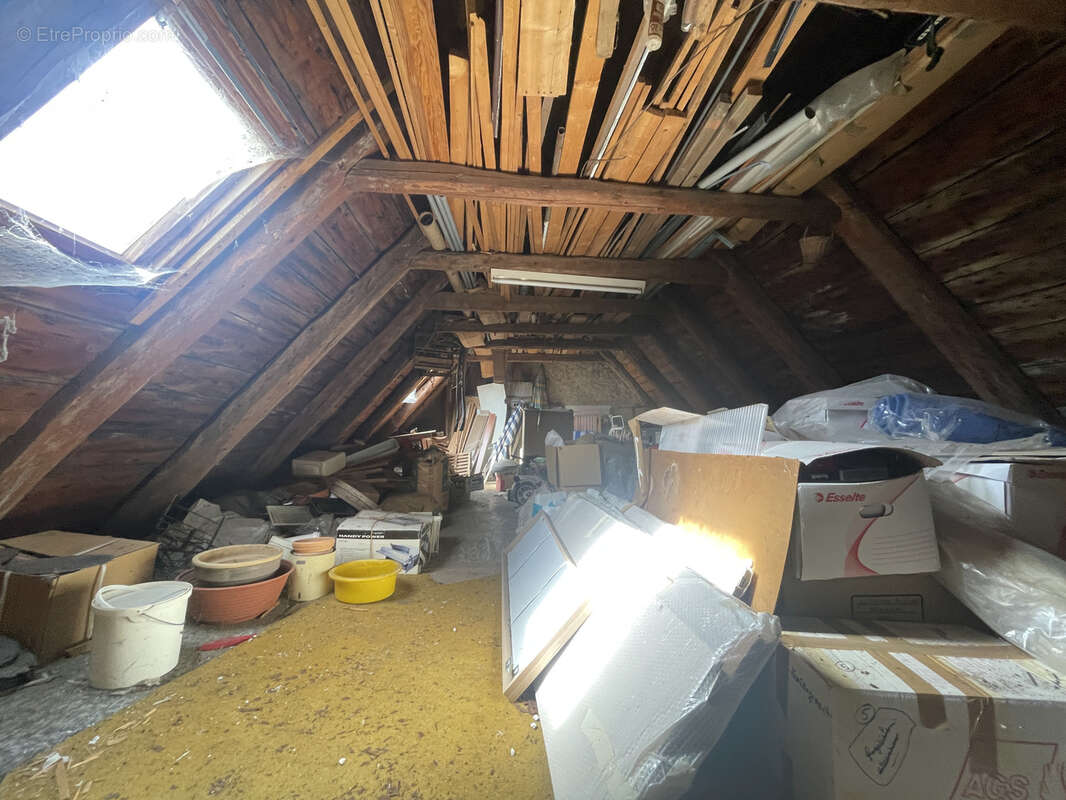 Appartement à ROCHEFORT-MONTAGNE