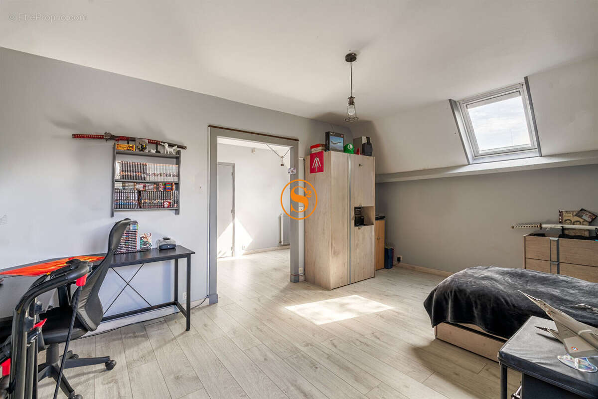 Maison à LA CHAPELLE-EN-SERVAL