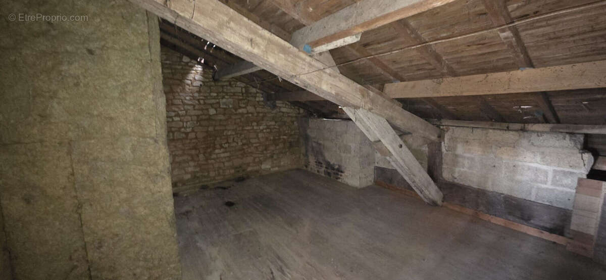 Maison à RUFFEC