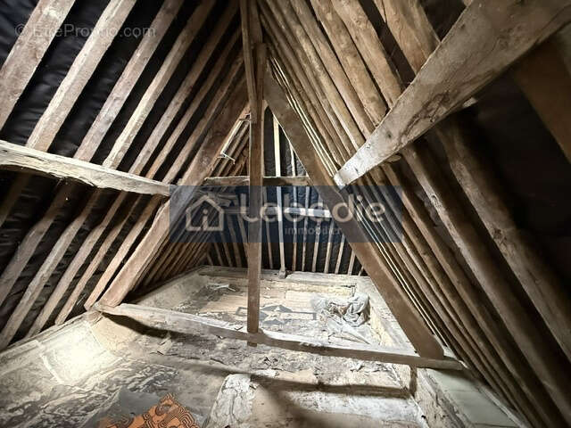 Maison d'habitation en pierre,  dans la bourg de Landelles et Coupigny - photo 23