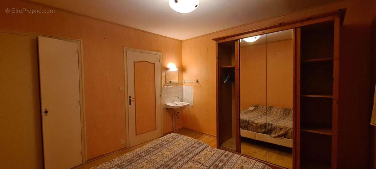 Maison "de type Nantaise" Gorges 4 P . 3 Chs . 84 M² . Sous-sol . T 726 M², avec division parcellaire - photo 8