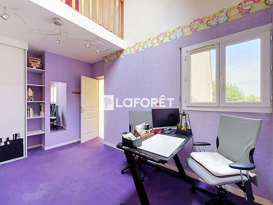 Limite du Vésinet - Élégante maison familiale de 135 m² au calme absolu, sans vis-à-vis - photo 15