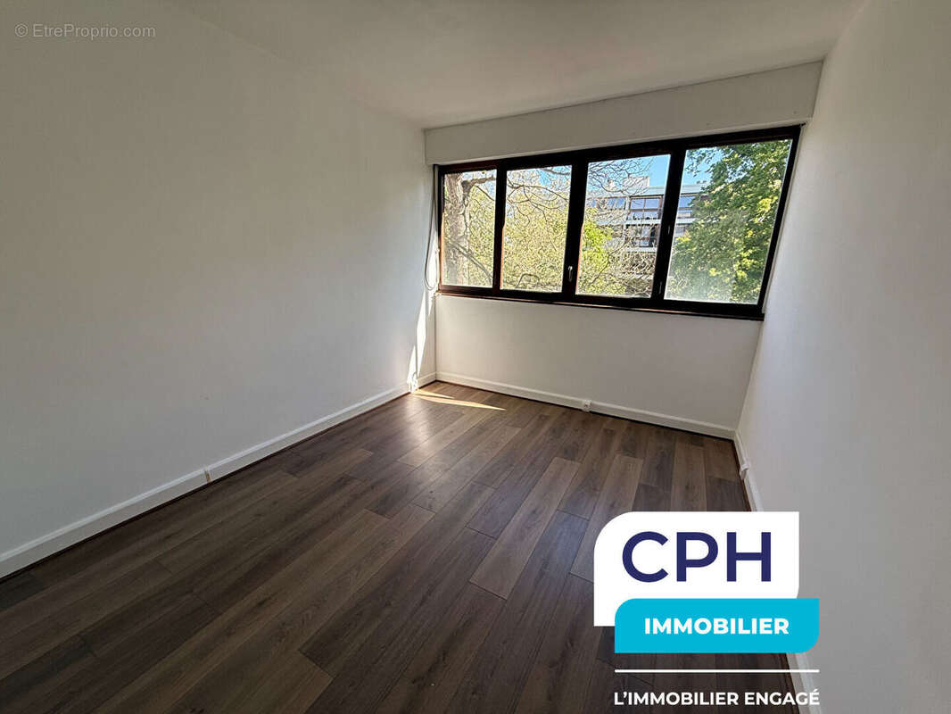 Appartement à LA CELLE-SAINT-CLOUD