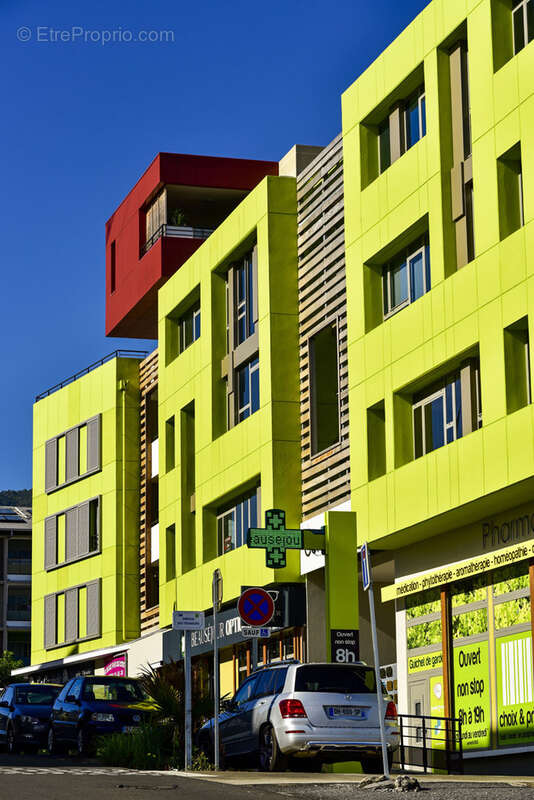 Commerce à SAINTE-MARIE