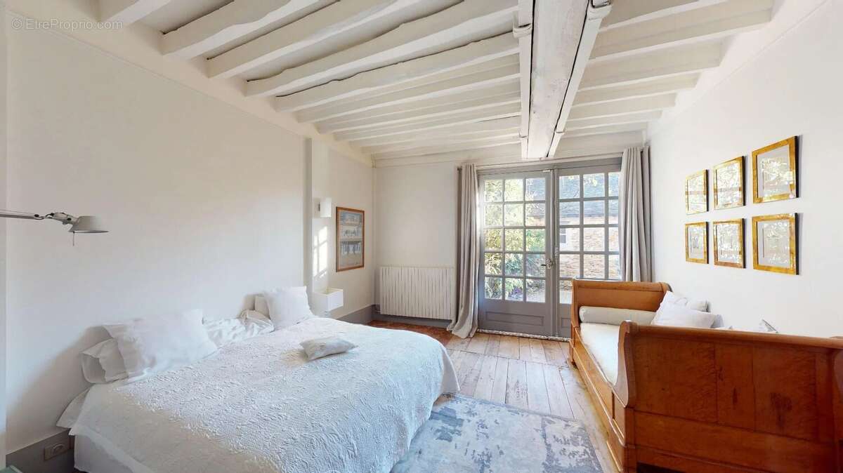 Maison à SAINT-NOM-LA-BRETECHE