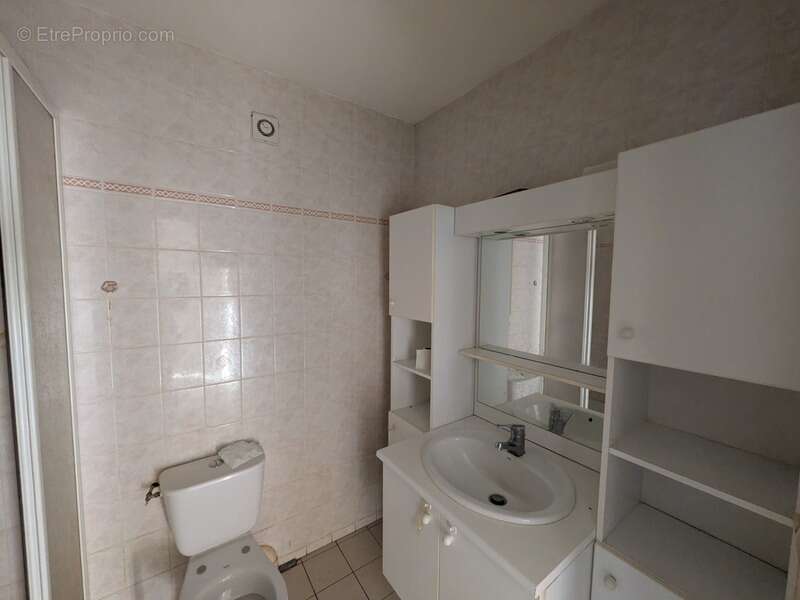 Lorient appartement de 66 m² habitable a rafraichir de type 3 a proximité du centre ville et de la rocade - photo 5