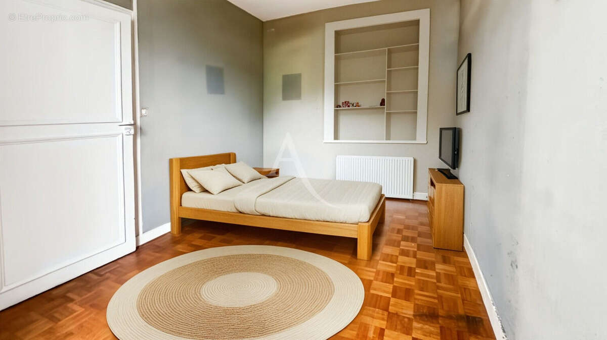 Maison à SAINT-SULPICE-DE-FAVIERES