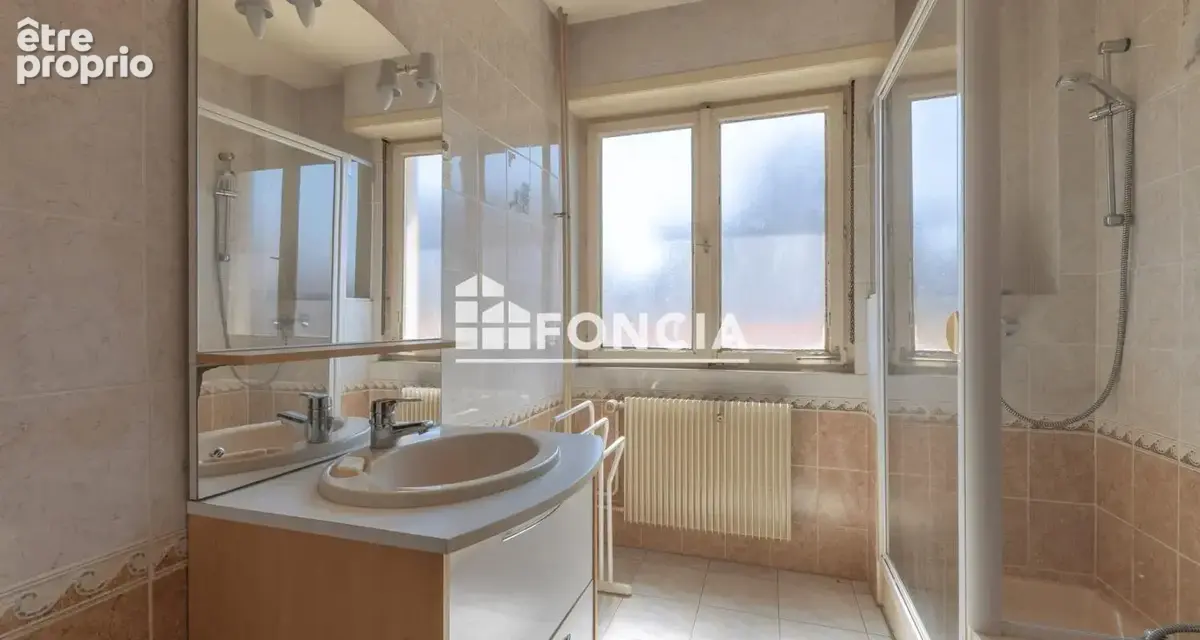 LINGOLSHEIM - Maison familiale avec fort potentiel – 195 m², deux logements indépendants et terrain constructible de 300 m² - photo 11