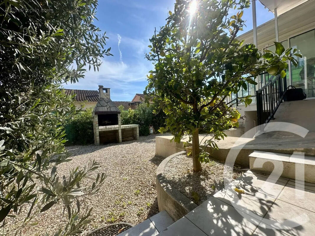 Appartement à SIX-FOURS-LES-PLAGES