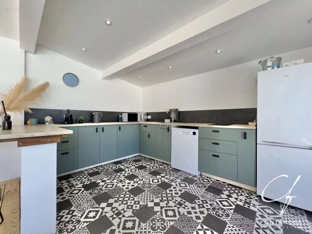 Maison à LES ISSAMBRES